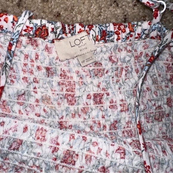 LOFT Petite Floral Romper Size M - Picture 4 of 4